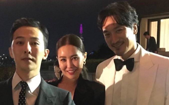 G-dragon (Bigbang) ăn sinh nhật cùng chị gái và tài tử Kim Min Joon: Dân mạng hỏi liệu họ có dùng ma túy? Ảnh 2