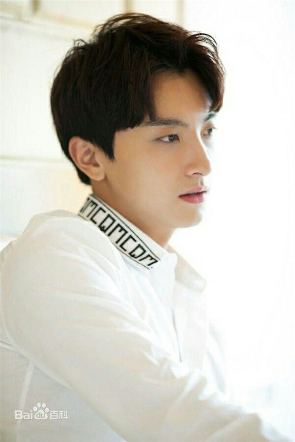 'Không ai ngoài tôi' tung poster mới nhất: Ngưu Tuấn Phong ra dáng thiên tài, Lý Lan Địch nhiệt huyết, xinh xắn sau khi giảm cân Ảnh 5