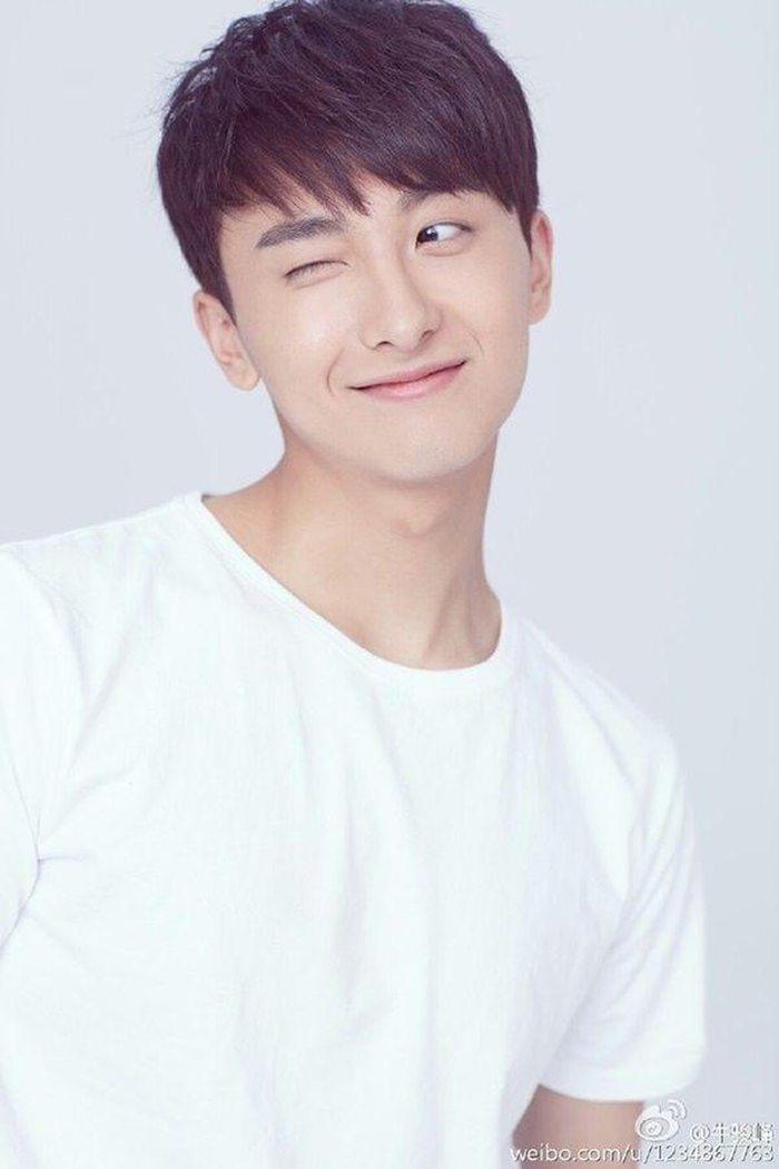 'Không ai ngoài tôi' tung poster mới nhất: Ngưu Tuấn Phong ra dáng thiên tài, Lý Lan Địch nhiệt huyết, xinh xắn sau khi giảm cân Ảnh 6