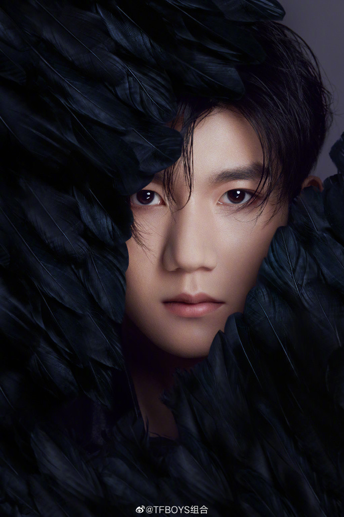 TFBoys chứng minh độ hot đáng nể khi cả ba thành viên tổ hợp thành một: Chưa đầy 1 tiếng phá 6 triệu like Ảnh 9