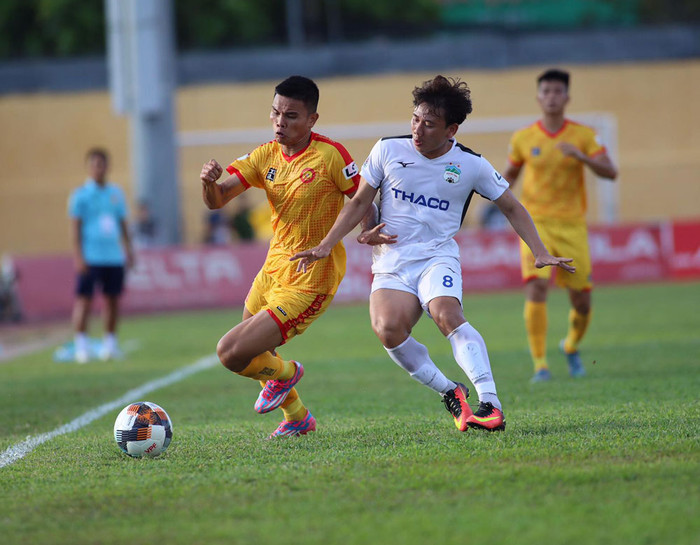 CLB Thanh Hóa (áo vàng) xin không tiếp tục tham dự V.League 2020. Ảnh: VPF