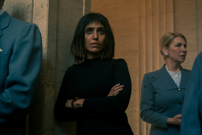 Loạt plot twist 'đắt xắt ra miếng' trong 'The Umbrella Academy' mùa 2 khiến ai cũng phải trầm trồ Ảnh 10