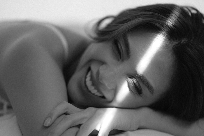 Võ Hoàng Yến bất ngờ tung bộ ảnh dịu dàng khó tin, trái ngược vẻ dữ dội thường ngày Ảnh 10