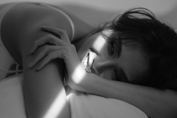 Võ Hoàng Yến bất ngờ tung bộ ảnh dịu dàng khó tin, trái ngược vẻ dữ dội thường ngày Ảnh 8