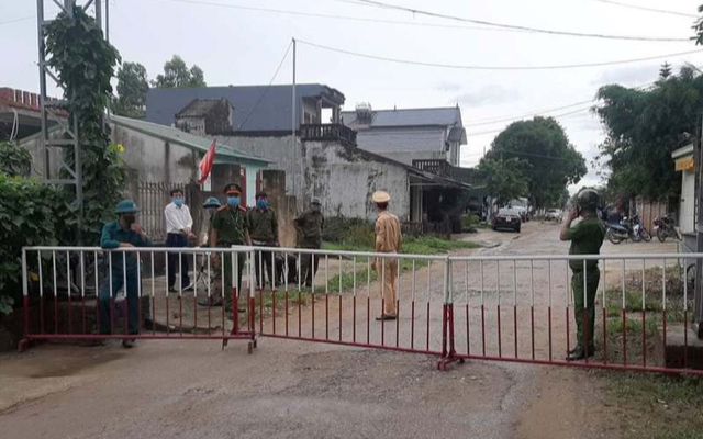 Sầm Sơn phong tỏa một khu phố có người nghi mắc COVID-19 Ảnh 2