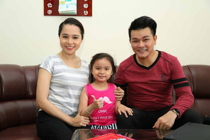 Vợ chồng Linh Tý - Bích Trâm và con gái