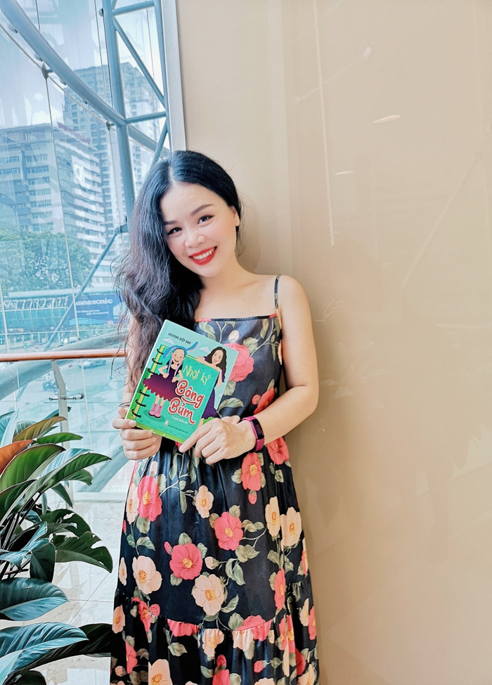 Nhà báo Khương Diệp Anh