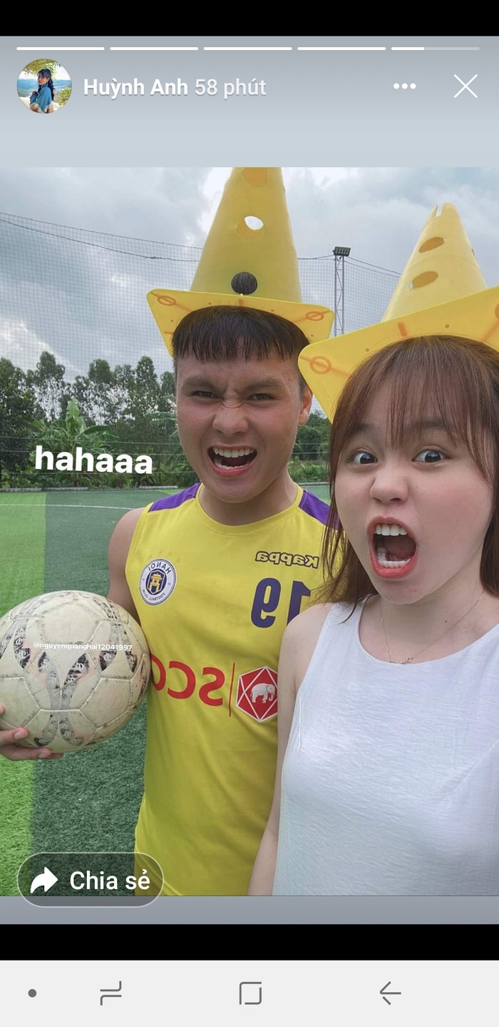 Huỳnh Anh trổ tài làm huấn luyện viên thể lực cho Quang Hải và cái kết cười 'đau bụng' Ảnh 7