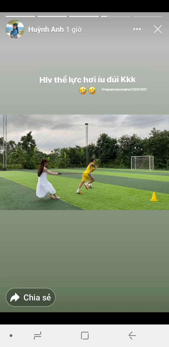 Huỳnh Anh trổ tài làm huấn luyện viên thể lực cho Quang Hải và cái kết cười 'đau bụng' Ảnh 6