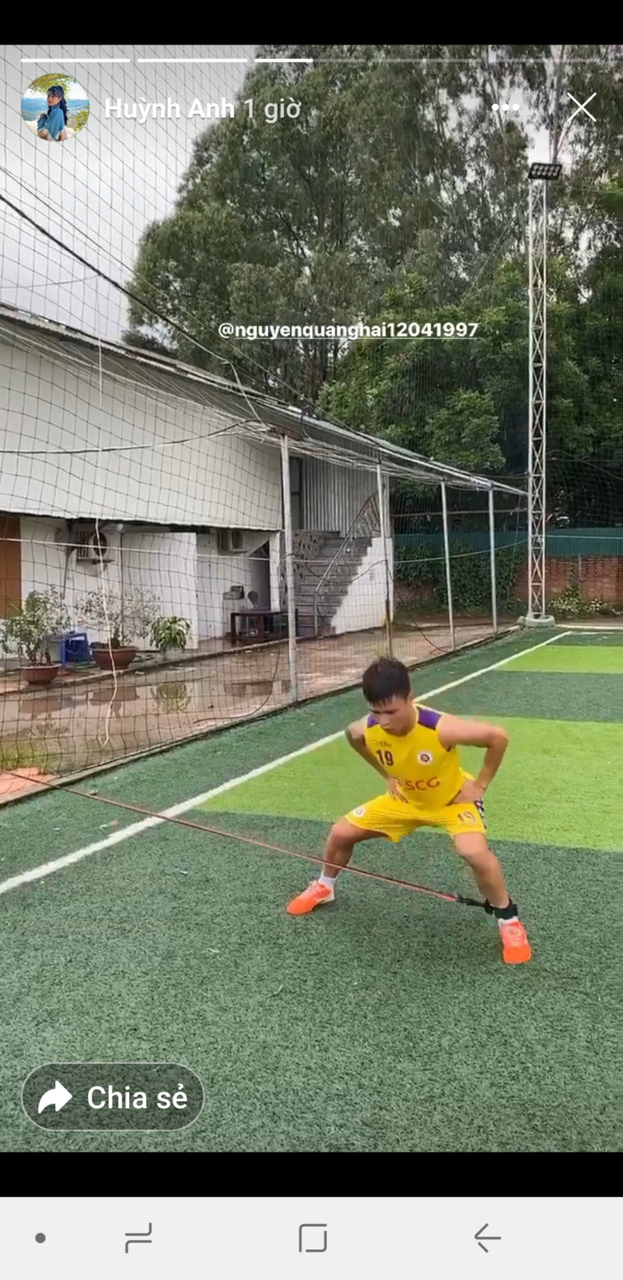 Huỳnh Anh trổ tài làm huấn luyện viên thể lực cho Quang Hải và cái kết cười 'đau bụng' Ảnh 5