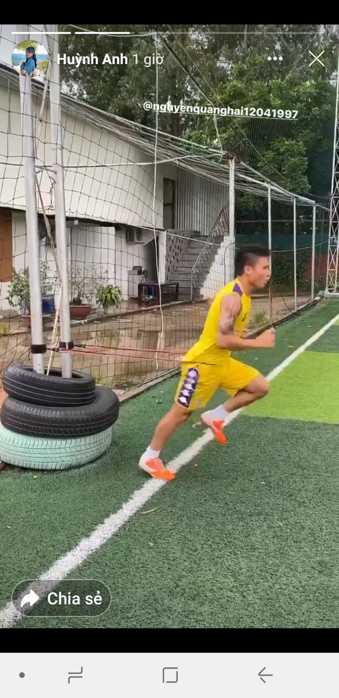 Huỳnh Anh trổ tài làm huấn luyện viên thể lực cho Quang Hải và cái kết cười 'đau bụng' Ảnh 4