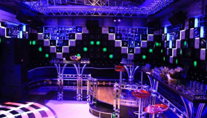 Bệnh nhân từng ghé quán karaoke cùng bạn.