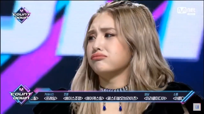 Làm vỡ chiếc cúp ngay khi giành chiến thắng đầu tiên trong sự nghiệp solo, SOMI có sân khấu encore nhớ đời Ảnh 8