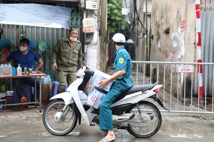 Vợ nhân viên điều hành xe buýt nhiễm COVID-19 ở Hà Nội có kết quả âm tính với Sars-CoV-2 Ảnh 3