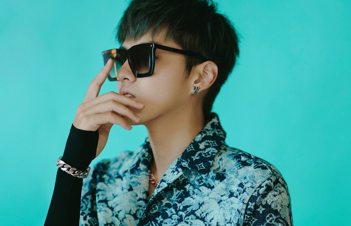 Ngô Diệc Phàm cõng theo linh vật cao 2m, Cnet: Sao anh ta có thể nhịn cười được? Ảnh 3