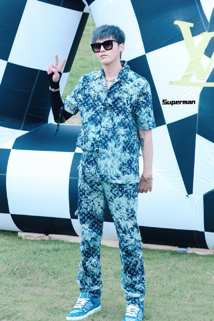 Chàng ca sĩ kiêm diễn viên điển trai xuất hiện trước thềm show thời trang Nam Xuân/Hè 2021 Louis Vuitton&nbsp;