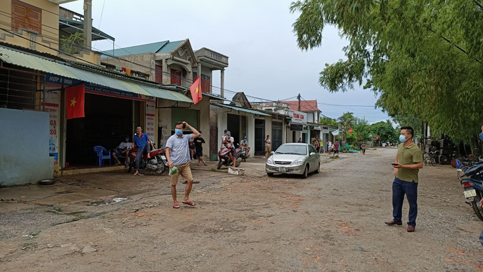 Chủ tịch tỉnh Thanh Hóa yêu cầu đình chỉ chủ tịch phường, trưởng trạm y tế phường ở Sầm Sơn lơ là chống dịch COVID-19 Ảnh 5