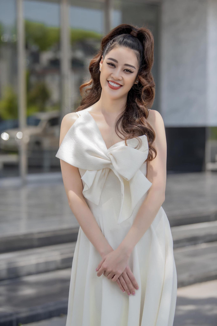 Khánh Vân 'tiếc đứt ruột' 10 mẫu áo dài đẹp đỉnh rớt khỏi Top 32: 'Thanh xuân' lỡ duyên, 'Đám cưới' mất cơ hội Ảnh 4