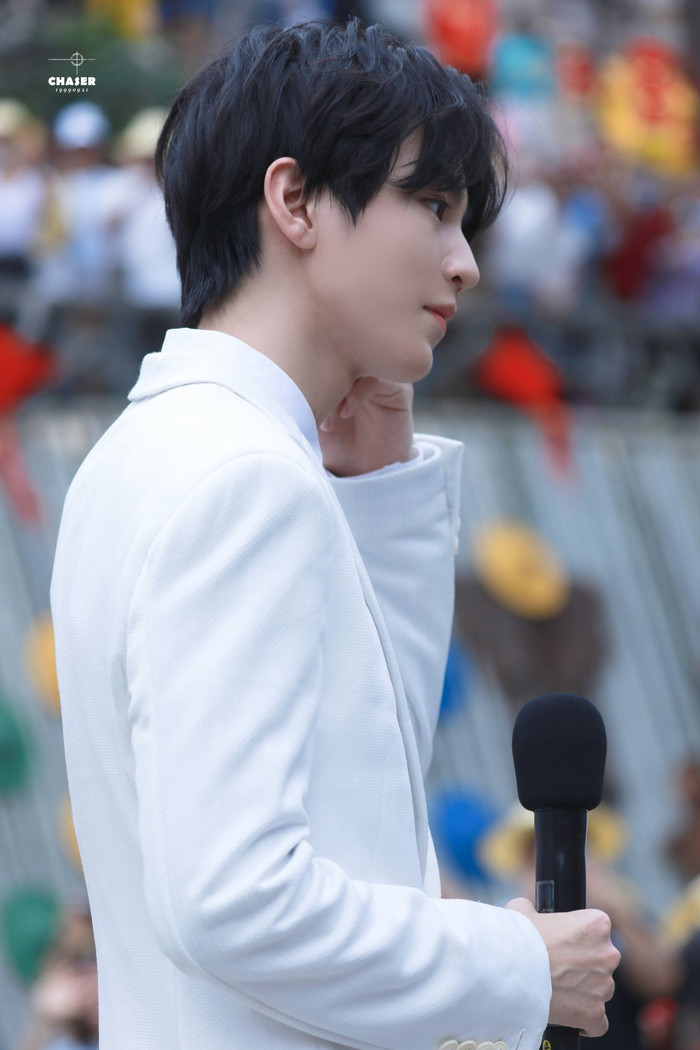 Vương Tuấn Khải xuất hiện trên sóng tin tức với thân phận đặc biệt và đây được xem là sự công nhận chính thức từ nhà đài Ảnh 6