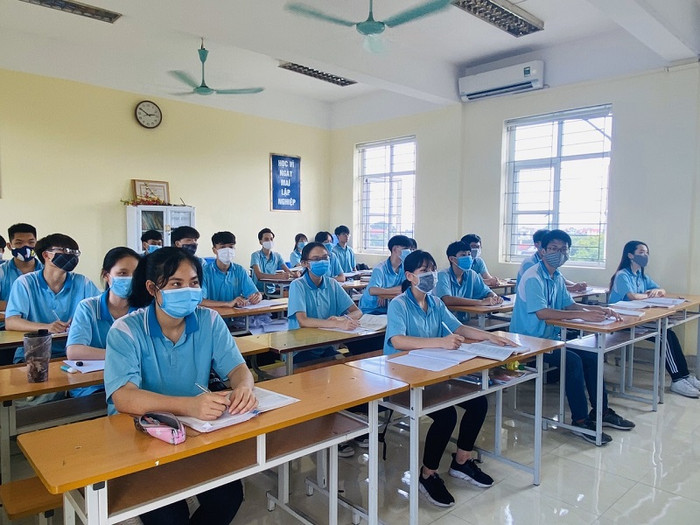 Thí sinh sẽ được phát khẩu trang mới khi vào phòng thi.