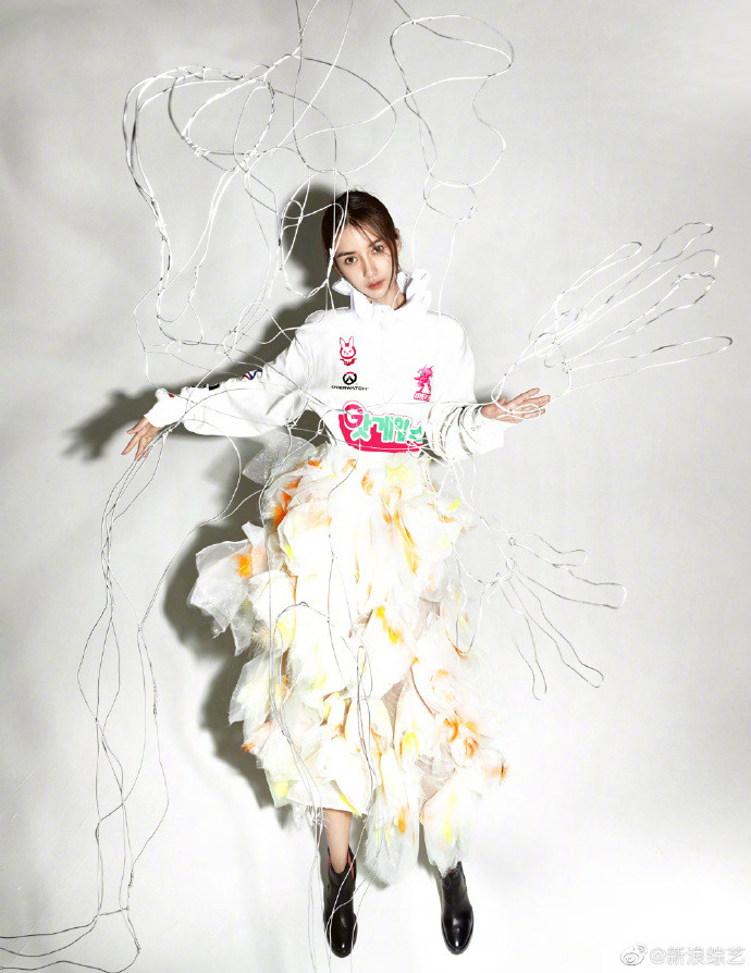 Angelababy thử thách kiểu chụp mới, cho người xem thấy đâu là đẹp không góc chết Ảnh 7