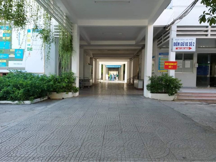 Quang cảnh bên trong Bệnh viện C Đà Nẵng trước giờ gỡ bỏ phong toả cách ly.