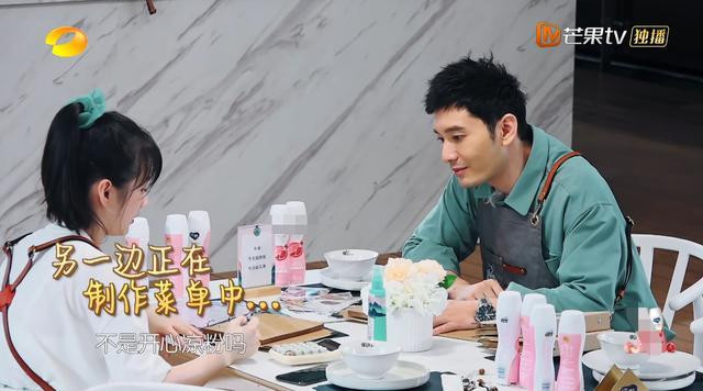 Fan tức giận khi phân cảnh của Triệu Lệ Dĩnh bị cắt xén trong Nhà hàng Trung Hoa 4, đẩy cô nàng vào thế nhân vật phản diện Ảnh 5