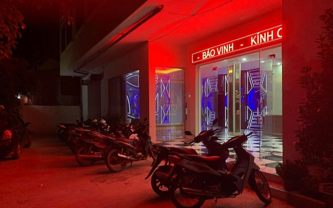 Quán karaoke mở 'chui' giữa dịch COVID-19 xảy ra hỗn chiến kinh hoàng khiến 5 người bị thương nặng Ảnh 2