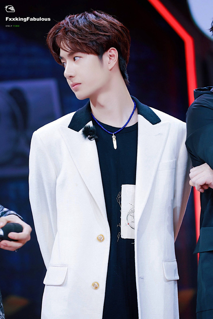 Ra đây mà xem bộ dạng Vương Nhất Bác làm nũng với thí sinh nữ trong 'Bước nhảy đường phố 3' Ảnh 8