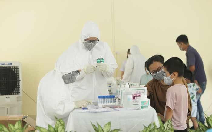 Bộ Y tế rút nhóm chuyên gia xét nghiệm từ Đà Nẵng về hỗ trợ Hà Nội truy vết ca nhiễm COVID-19 Ảnh 2