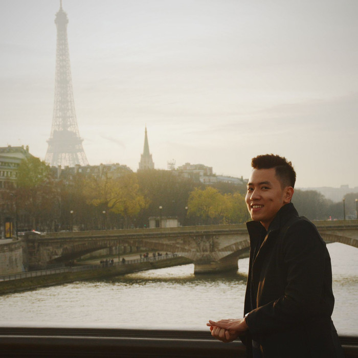 Lịch thiệp nhưng không màu mè là phong cách của anh chàng