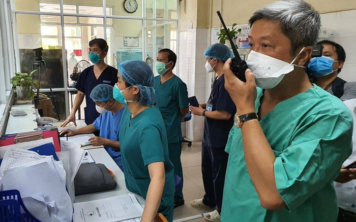Bệnh viện tại Đà Nẵng căng mình điều trị cho bệnh nhân nhiễm COVID-19, nhiều ca đang rất nặng Ảnh 2