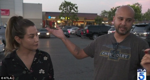 Anh Ismael và vợ.