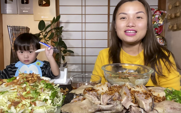 Quỳnh Trần JP hiện đang là một trong những vlogger ẩm thực được yêu thích tại Việt Nam.