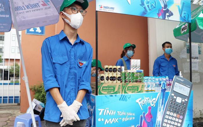 Sinh viên tiếp sức mùa thi đặc biệt nhất lịch sử: 'Chúc các sĩ tử bình tĩnh, tự tin hoàn thành tốt kỳ thi và hãy giữ an toàn cho mình' Ảnh 2