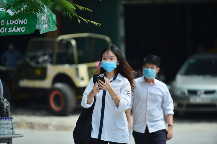 Sinh viên tiếp sức mùa thi đặc biệt nhất lịch sử: 'Chúc các sĩ tử bình tĩnh, tự tin hoàn thành tốt kỳ thi và hãy giữ an toàn cho mình' Ảnh 1