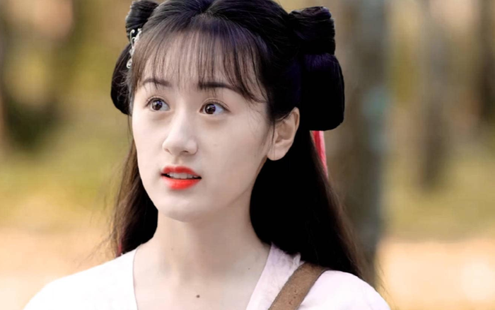 Nữ chính Viên Băng Nghiên trong 'Lưu Ly Mỹ Nhân Sát' bị khán giả chê nhan sắc khác biệt so với thực tế Ảnh 2