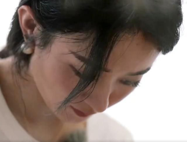 Hết bị cắt xén phân cảnh, Triệu Lệ Dĩnh trở nên 'tàng hình' trong poster của 'Nhà hàng Trung Hoa mùa 4' Ảnh 6