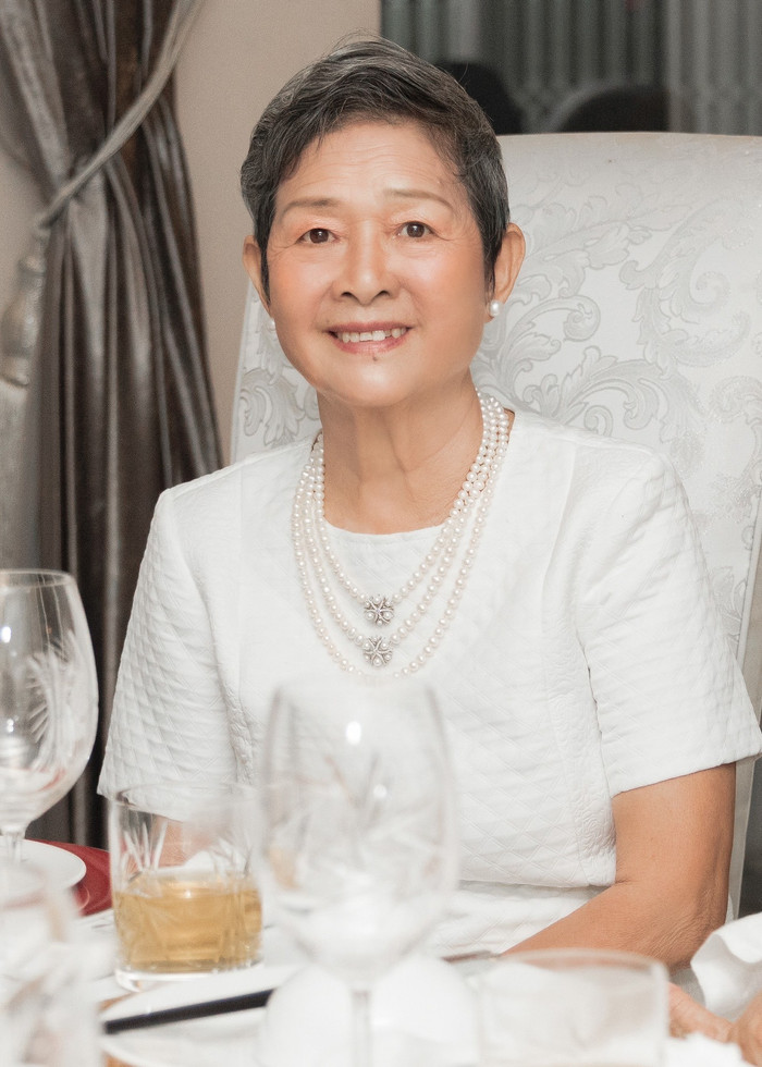 Mẹ ruột của Giáng My cũng nhận được nhiều lời khen từ mọi người khi xuất hiện đầy sang trọng và phúc hậu trong tiệc sinh nhật của cháu gái