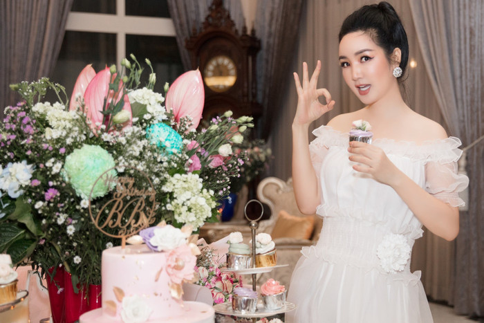 Giáng My cắm hoa, nấu ăn tổ chức sinh nhật tại nhà cho con gái xinh như hoa hậu Ảnh 4