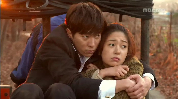 Netizens dậy sóng khi loạt tin đồn hẹn hò của sao K-Pop bất ngờ thành sự thật Ảnh 15