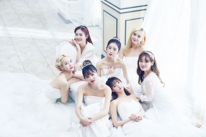Nhóm Oh My Girl hạng 4.