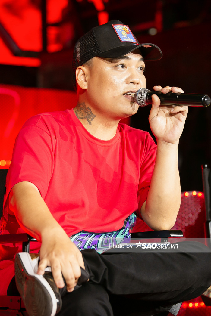 Lần đầu ở Việt Nam, rap kết hợp với ca trù giúp R.E.V gây bão mạng xã hội sau đêm thi King Of Rap Ảnh 7