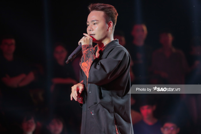Lần đầu ở Việt Nam, rap kết hợp với ca trù giúp R.E.V gây bão mạng xã hội sau đêm thi King Of Rap Ảnh 4