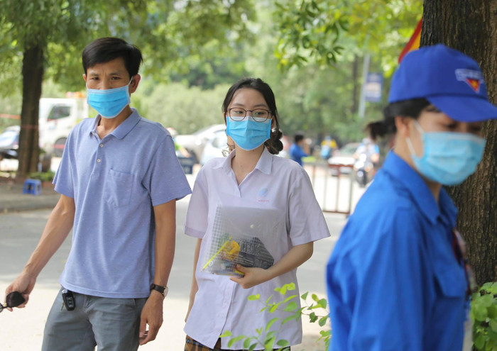 Buổi sáng hôm nay, các thí sinh làm bài môn Văn khá thuận lợi, đây là tín hiệu tốt để các thí sinh hoàn thành tiếp bài thi môn Toán. 