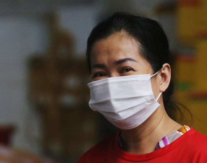 Mọi người đều chấp hành đeo khẩu trang đầy đủ.