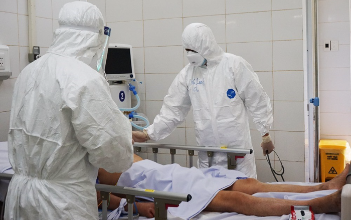 Lịch trình nam cán bộ HĐND phường nhiễm COVID-19: Dự đại hội Đảng bộ quận, đi ăn trưa ở nhà hàng, viếng Nghĩa trang thành phố Ảnh 2