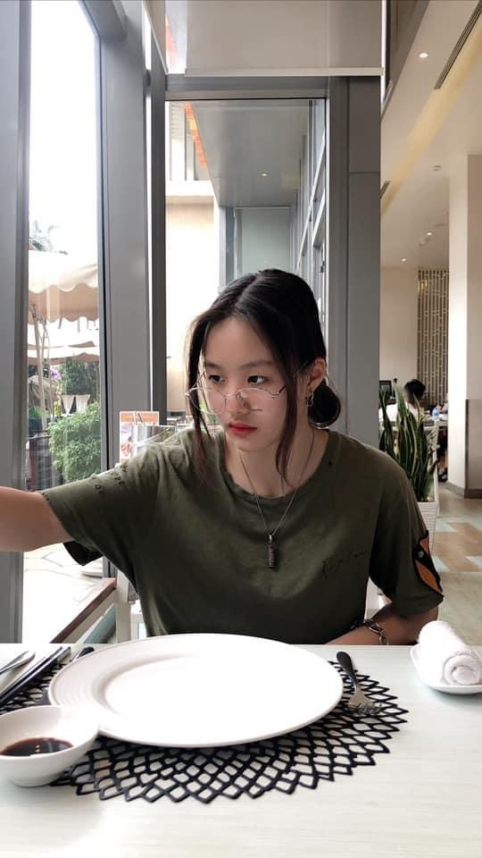 Con gái 'Hoa khôi bóng chuyền' Kim Huệ gây 'sốt' bởi nhan sắc xinh đẹp, sở hữu thành tích học tập ấn tượng Ảnh 7