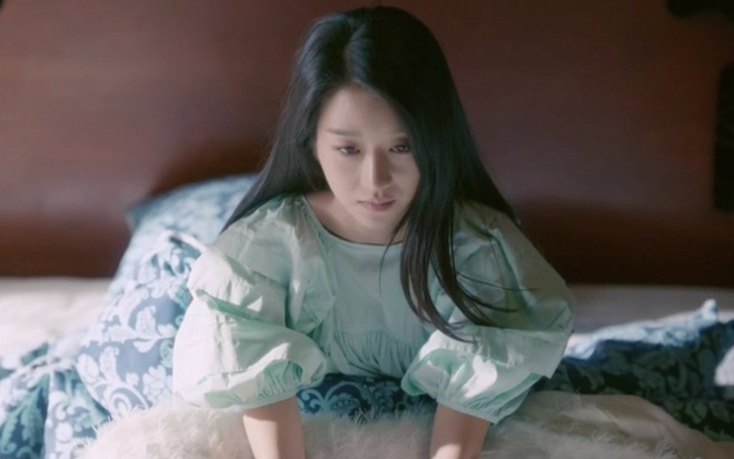 'Nữ thần điên' Seo Ye Ji tiếp tục gây sốt với bộ sưu tập đồ ngủ ngàn đô Ảnh 2