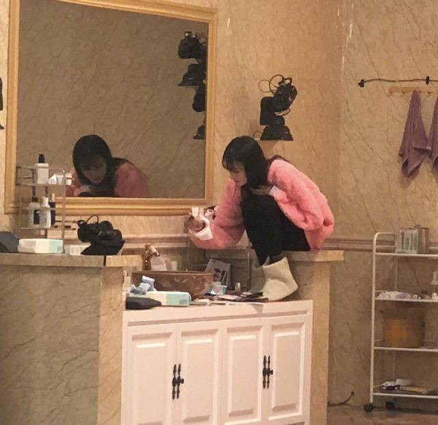 Cùng Ngô Diệc Phàm quay 'Người chơi trào lưu', Trịnh Sảng bị 'lên án' vì dáng ngồi? Ảnh 14